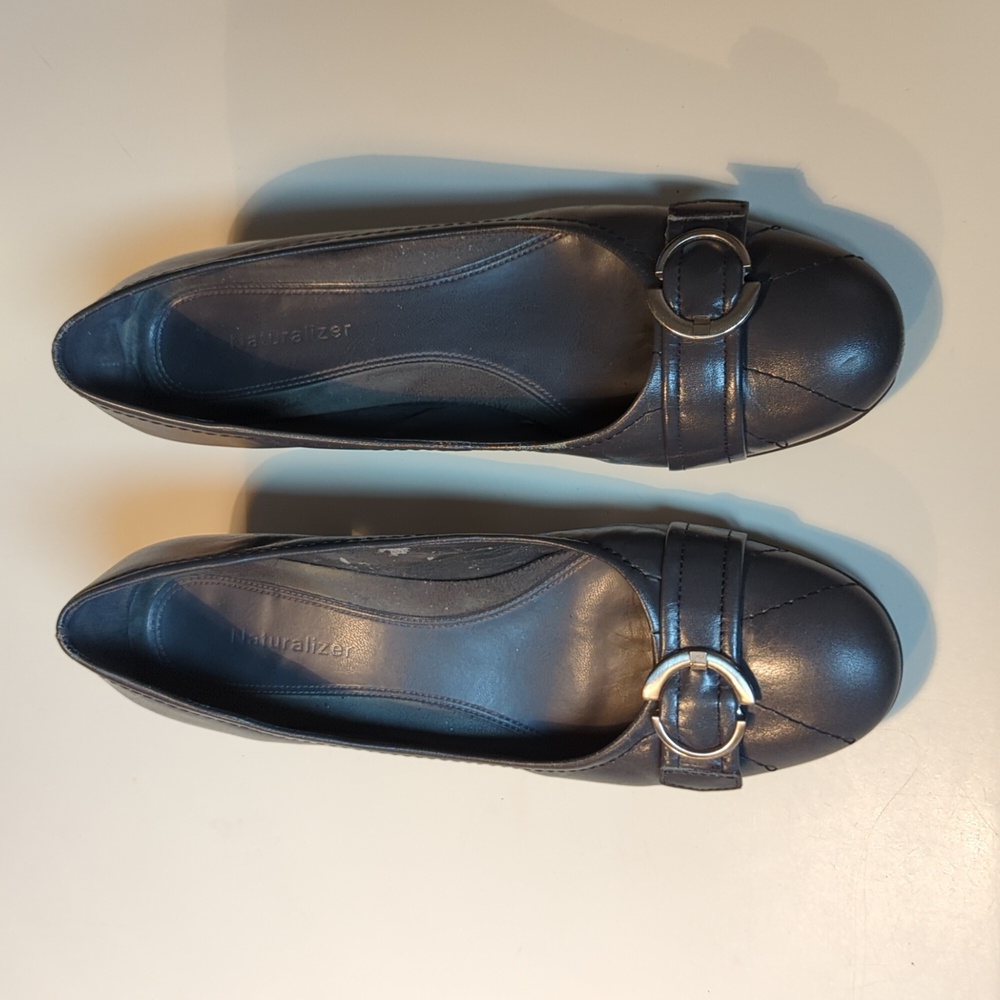 Naturalizer Damion Grey Leather pumps. Size 9M.